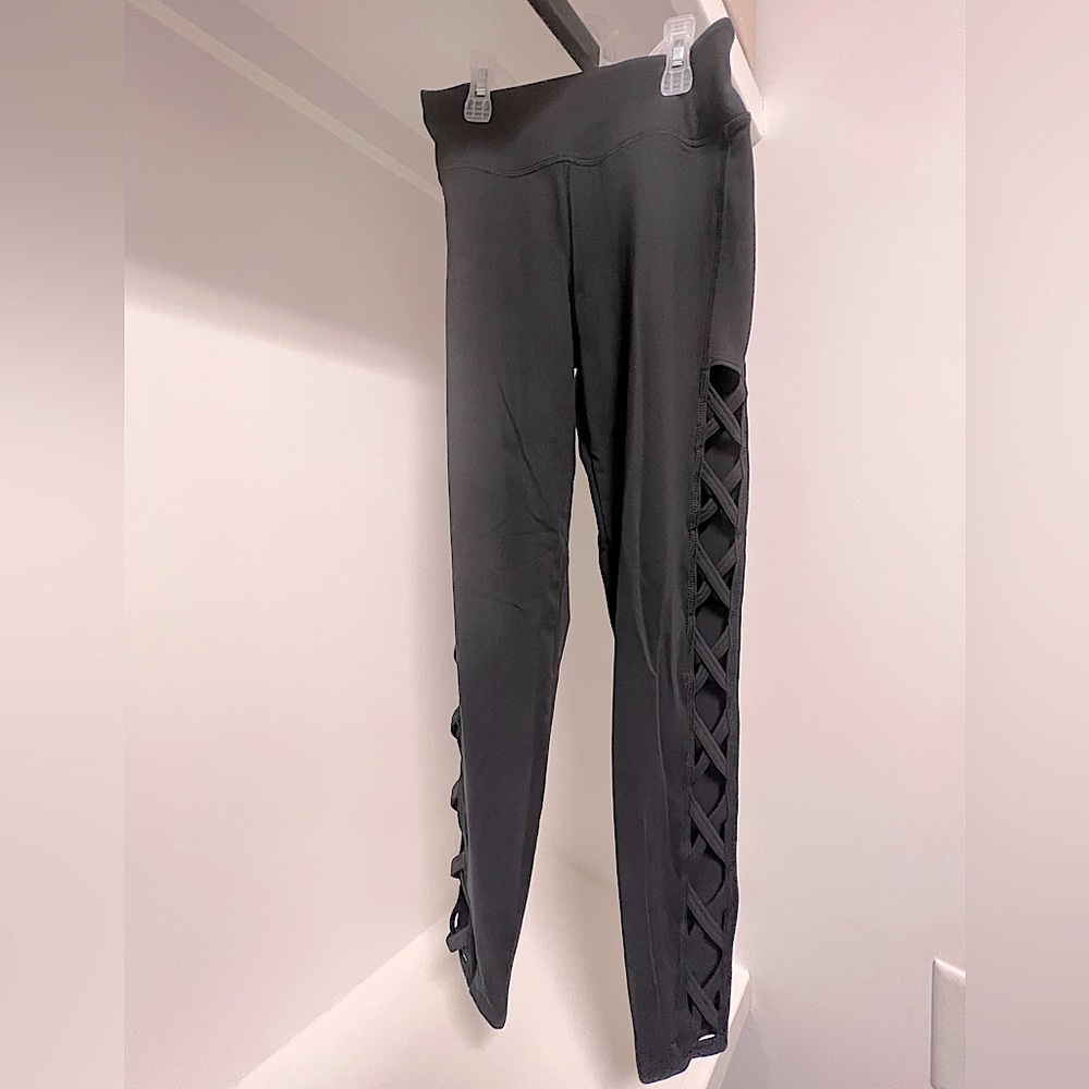 Forever 21 Black High Waisted Leggings - Size Medium